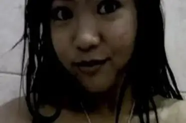 Cewek Cantik Colmek Di Kamar Mandi Sebelum Mandi