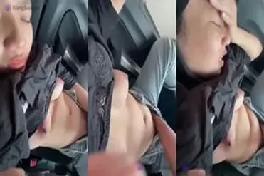 Cewek Jilbab Dicolmekin di Mobil