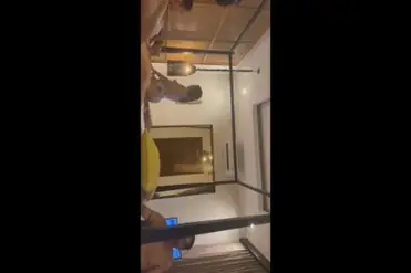 Một mình cân luôn 4 bố đường